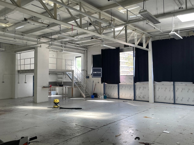Entrepôt -+/- 375 m2 à louer Andrlecht
