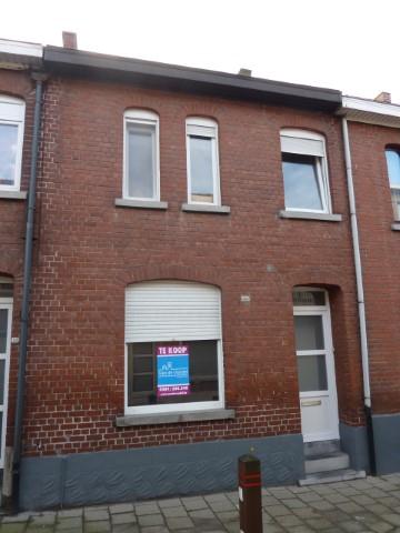 Te koop Erembodegem: Gerenoveerde woning met 3 ruime slaapkamers en (zonne)tuin !