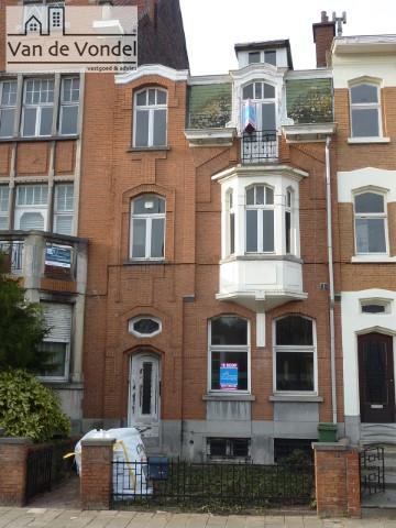 Te renoveren burgerwoning op toplocatie!