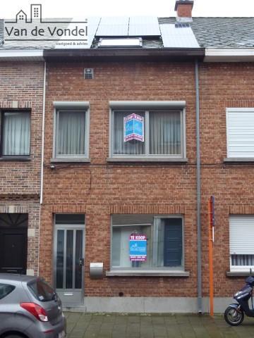 TE HUUR Aalst centrum: Volledig gerenoveerde woning (2013) , 100% instapklaar!! Vrij 1/9/2014