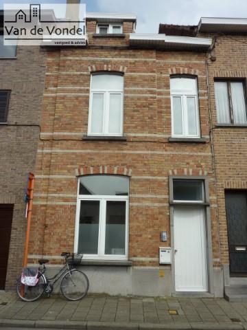 Opbrengsteigendom (5 studentenkamers) te Aalst centrum, 100% verhuurd!