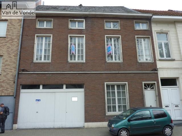 Herenwoning: strategisch gelegen te Aalst