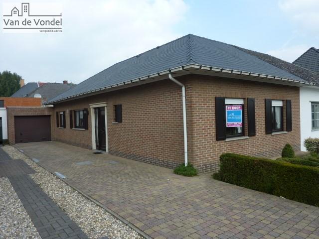 Strategisch gelegen, instapklare bungalow in doodlopende straat.