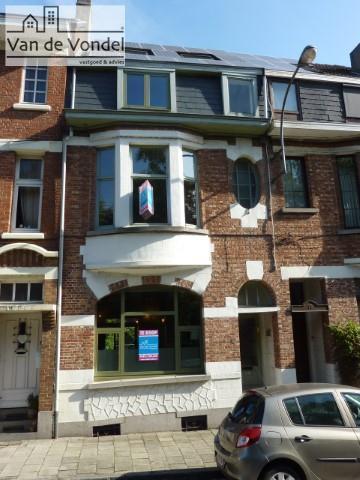 Prachtige burgerwoning op toplocatie. Klein beschrijf mogelijk!