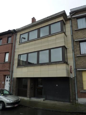 Zeer ruime burgerwoning (+400m²!!) op strategische ligging! Ideaal voor zelfstandige of vrij beroep.
