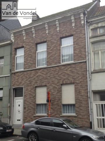 Ruim herenhuis met tuin
in centrum Aalst.
