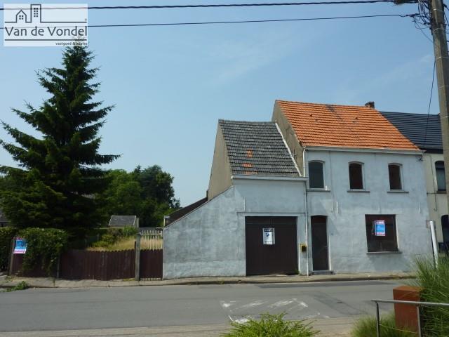 Projectgrond van 16a20ca! 20 meter straatbreedte.
Ideaal voor 3 woningen.