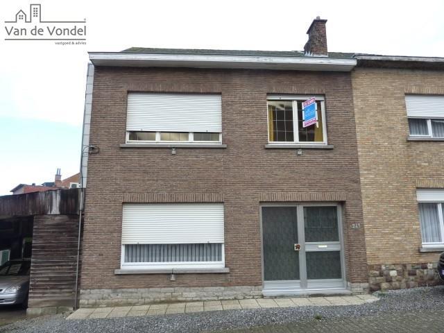 Ruime woning te Liedekerke!
Dubbele garage!