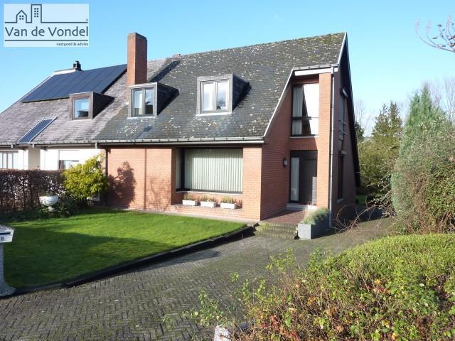 Rustig gelegen HOB op 11a60 te 9320 Erembodegem.