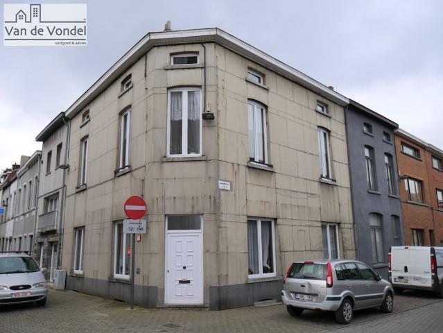 Grote stadswoning met veel mogelijkheden!