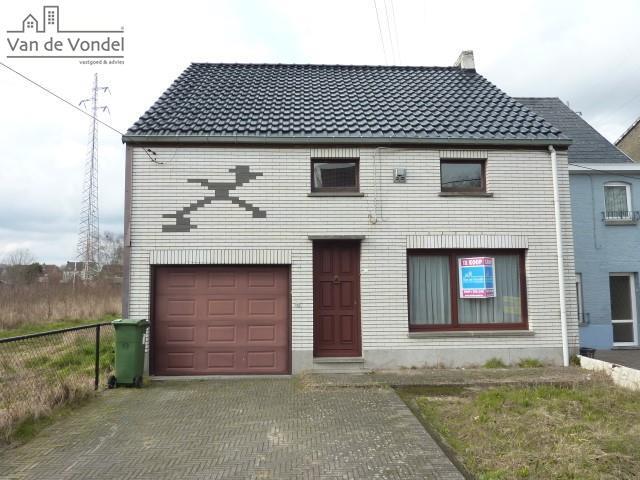 KLEIN BESCHRIJF! woning op 6a20 te Erembodegem!