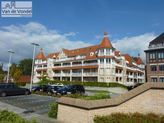 100% instapklaar, ruim en rustig gelegen appartement te Erembodegem
Assistentiewoning! 