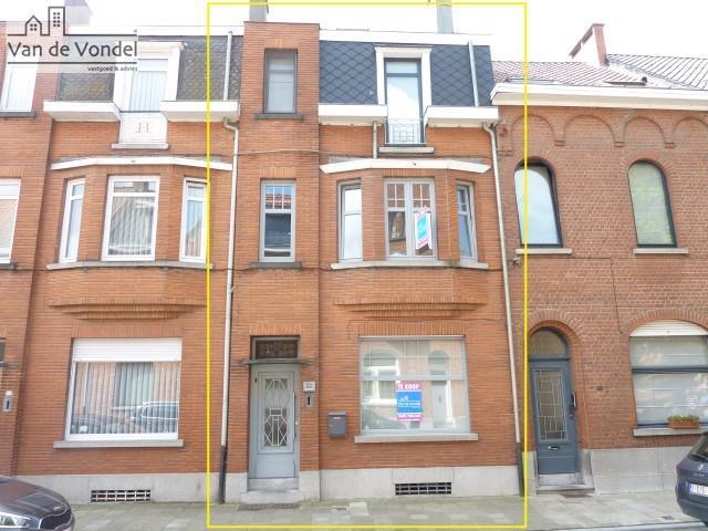 Klein beschrijf mogelijk!
Ruime burgerwoning te Aalst.