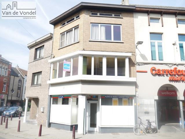 Strategisch gelegen handelswoonst
te 9300 Aalst!