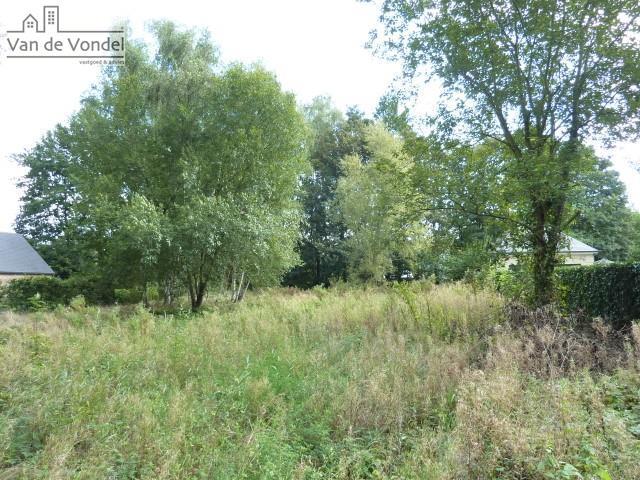 Bouwgrond voor open bebouwing
van 12a20ca te 9300 Aalst.
Top-locatie!