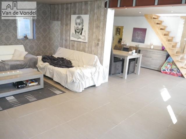 Klein beschrijf mogelijk !!
Deels gerenoveerde HOB (10a) te Welle.