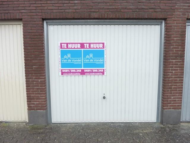 Te Huur: garagebox te 9300 Aalst.
Nabij Aelbrechtlaan, Moorselbaan en centrum.