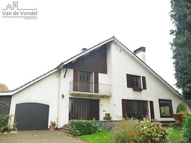 Rustig gelegen, ruime villa op 17are te Affligem.