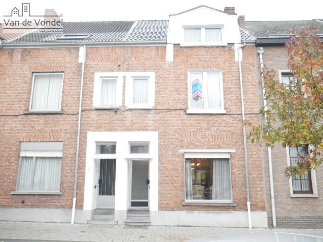 Klein beschrijf mogelijk! 
Karaktervolle stadswoning met tuin te Aalst.