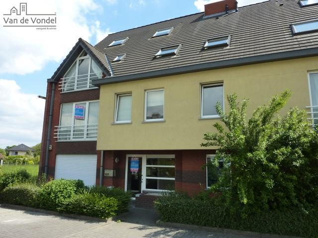 Ruim appartement ( 114m²) op strategische ligging te Aalst
met 2 slaapkamers en gemeenschappelijke tuin!