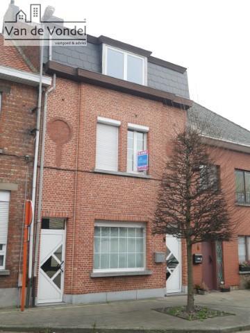 KLEIN beschrijf mogeklijk! 
Gerenoveerde woning met stadsterras te Aalst