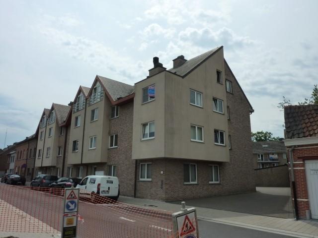 Gesloten garagebox te koop te Aalst. 
Bredestraat - Popperodedries