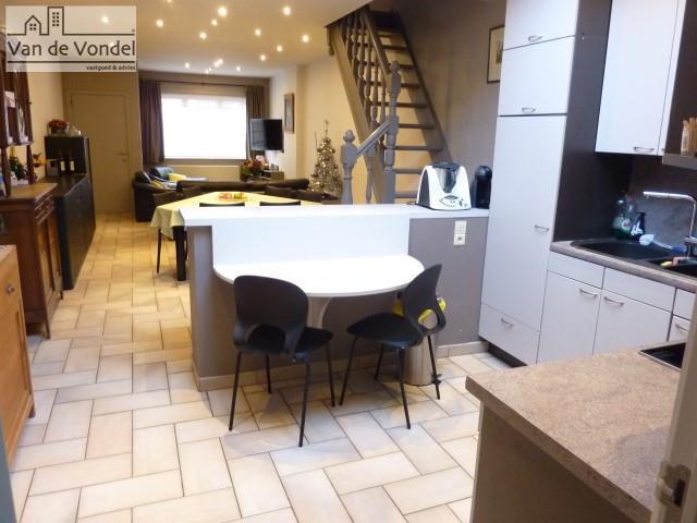 Klein beschrijf mogelijk! 
100% instapklare stadswoning te Aalst.