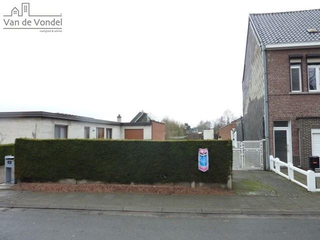 Rustige gelegen bouwgrond (7a25ca) te Aalst !
