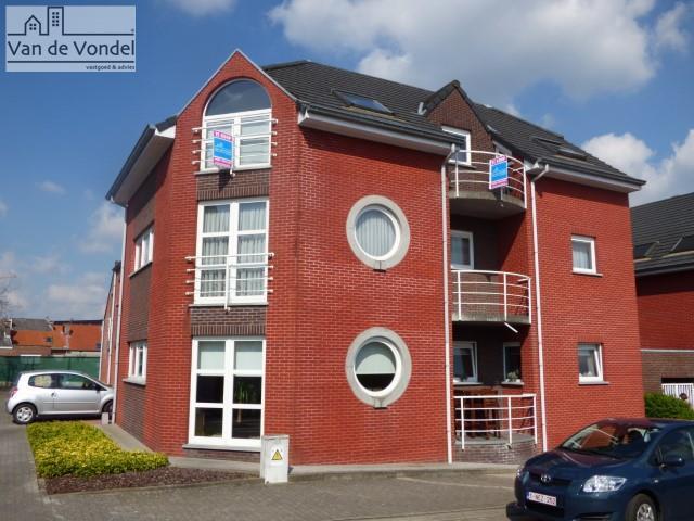 100% instapklaar appartement met 2 slpkrs
te Denderleeuw !