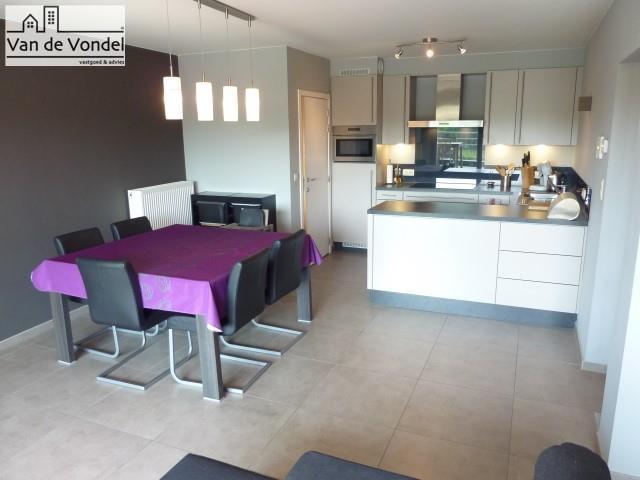 Klein beschrijf!! 100% instapklaar appartement met 
prachtig zonneterras te Moorsel !