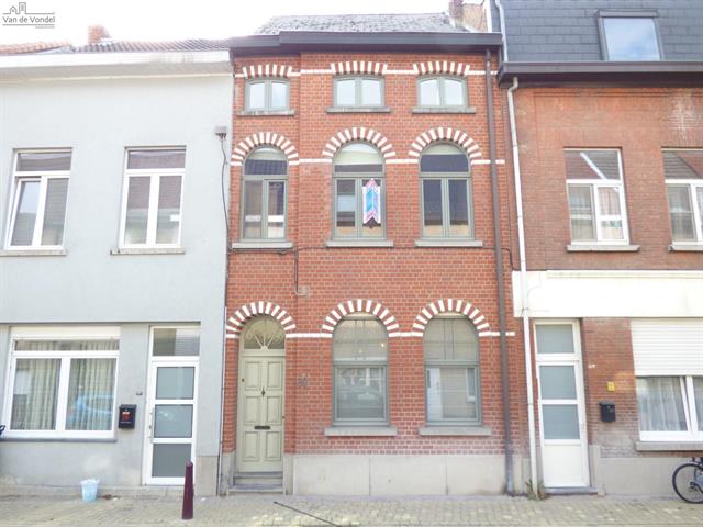 Klein beschrijf mogelijk! 
Ruime, instapklare stadswoning met tuin te Aalst.