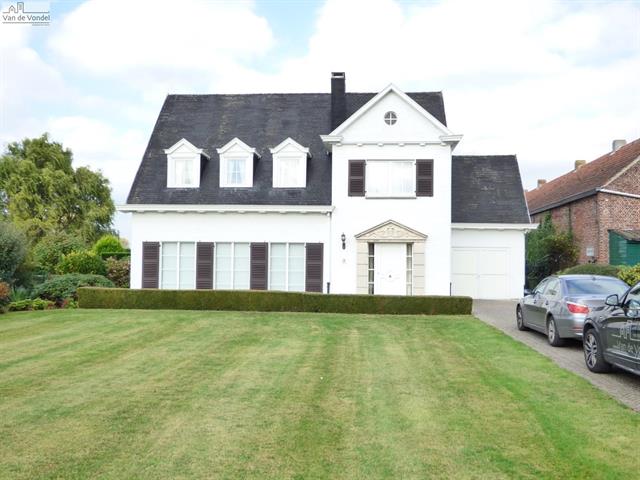 Landelijk gelegen villa op 24a te Overmere