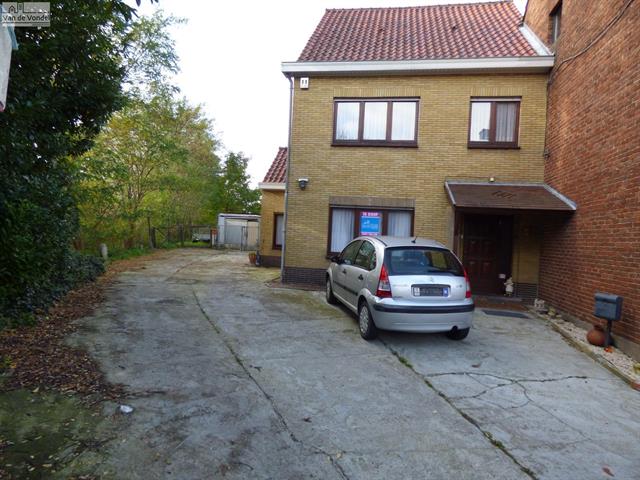 Klein beschrijf mogelijk! Strategische liggig!
HOB met hangaar en tuin op 18a te Wetteren-Westrem. 
