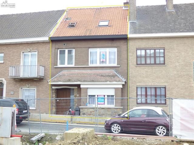 Klein beschrijf mogelijk! 
Ruime woning met 4 slaapkamers te Aalst.