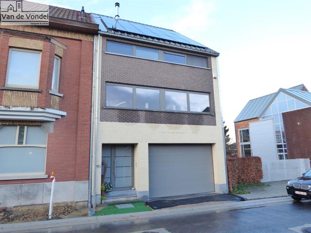 Ruime woning met grote garage te Affligem!
100% instapklaar !