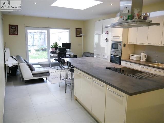 Gerenoveerde, ruime woning met tuin te Aalst!