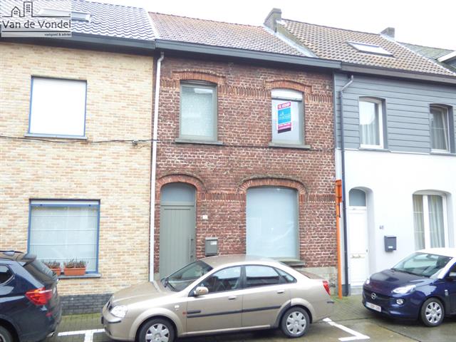 Klein beschrijf mogelijk!
100% instapklare woning!