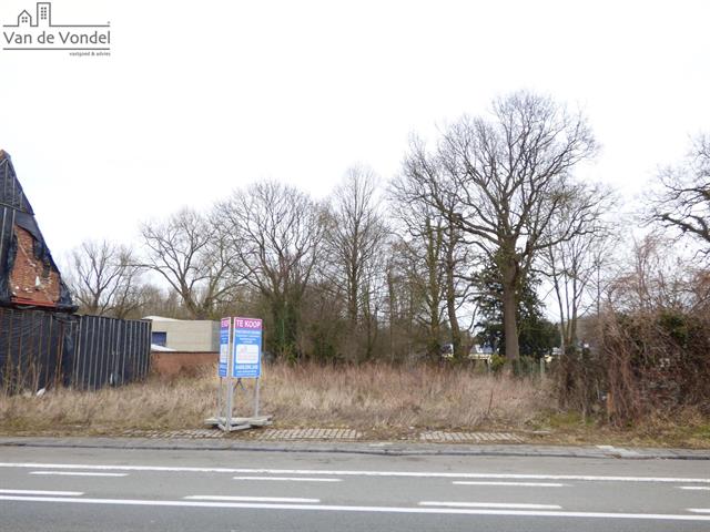 VERGUND PROJECT te Erembodegem op 7a90ca.
6 appartementen + 8 staanplaatsen