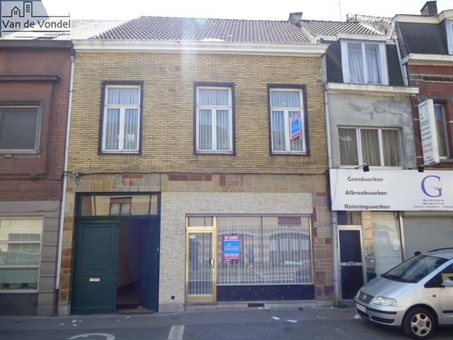 Zeer ruime (handels)woning 
met tuin & garage te centrum Aalst. 
ENORM POTENTIEEL!