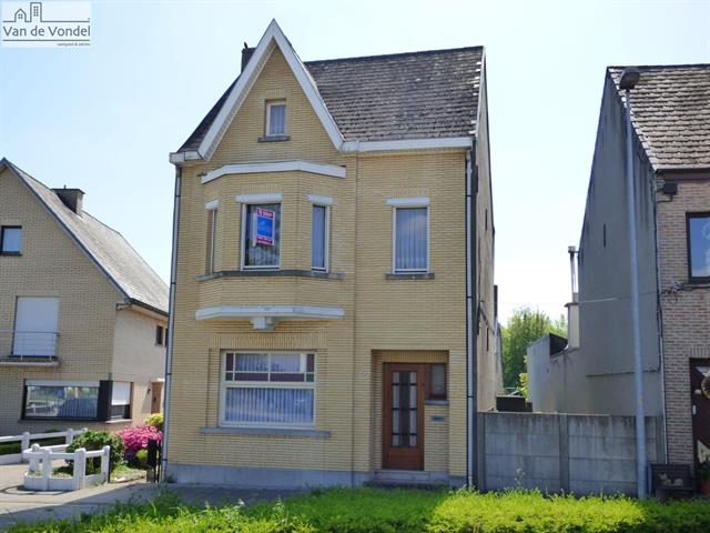 Rustig gelegen HOB met tuin 
te Denderleeuw.