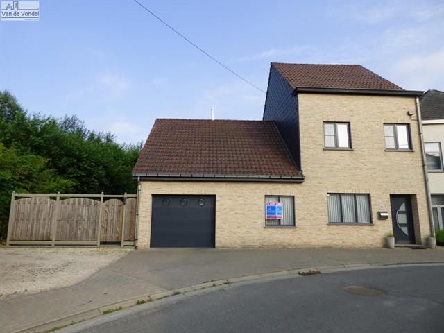 Gerenoveerde HOB met tuin en garage te Aalst