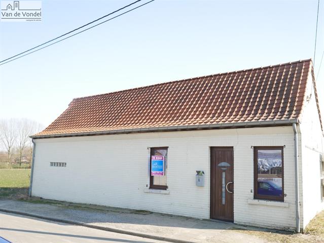 Klein beschrijf mogelijk! 
Landelijk gelegen woning met tuintje te Moorsel.