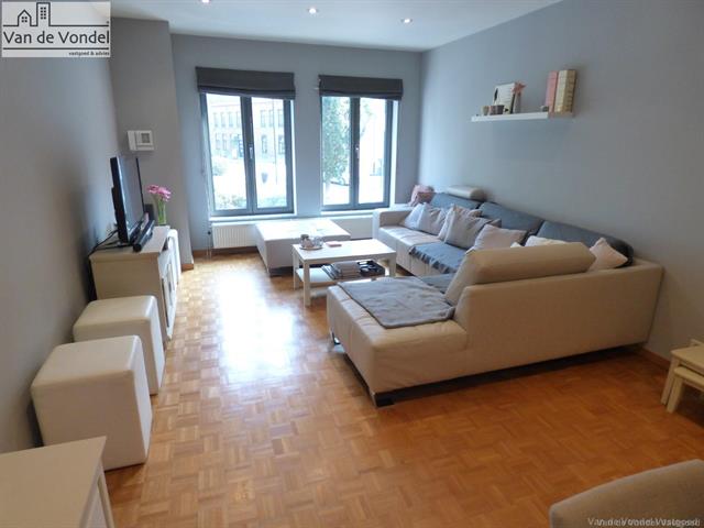 Centraal gelegen appartement met terras
te 9300 Aalst.