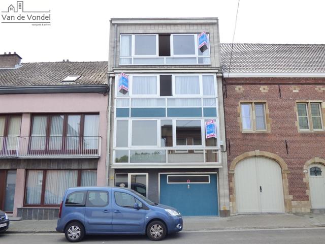 OPBRENGSTEIGENDOM: instapklaar !
3 APP. + DUBBELE GARAGE