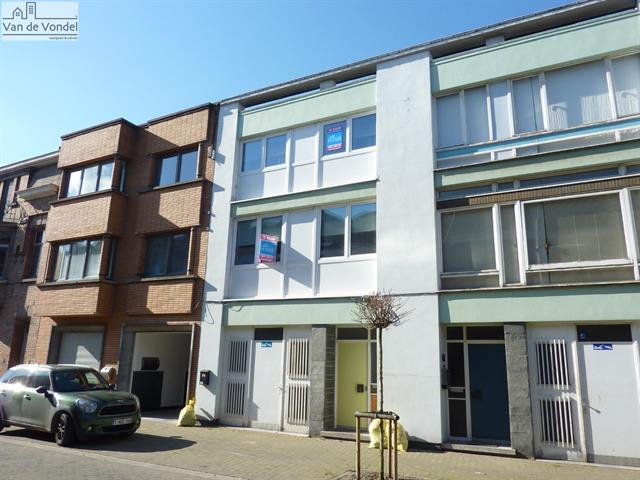 Klein beschrijf mogelijk! 
Centraal gelegen bel-etage woning 
te centrum Aalst.