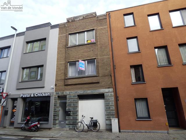 Centraal gelegen stadswoning met koer 
te Aalst centrum!