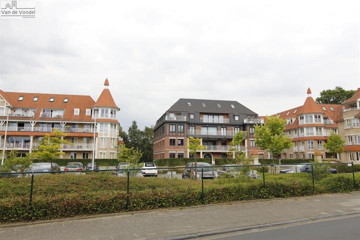 Residentie Denderhof:
Autostaanplaats (buiten) te koop