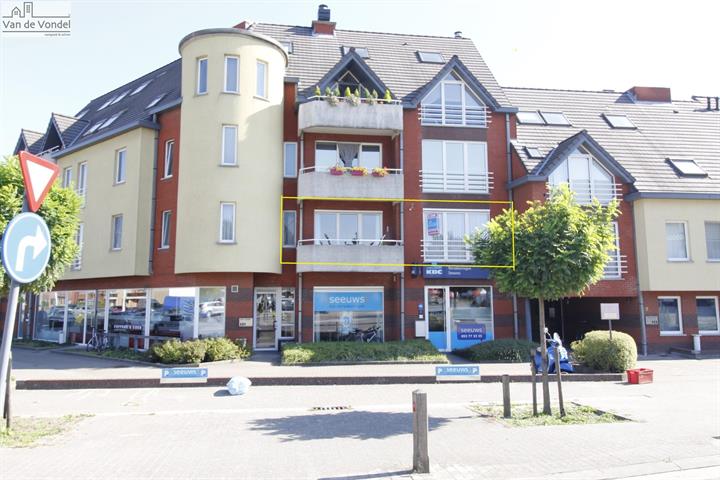 Ruim appartement (124m²) te Aalst.
Strategisch gelegen !
