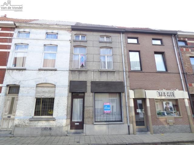 Te renoveren woning met terras 
te Aalst centrum. 
