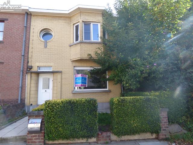 Centraal gelegen woning met tuin te Affligem.